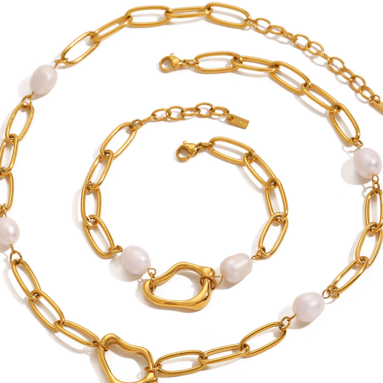 Loop & Baroque Pearl Link Set
